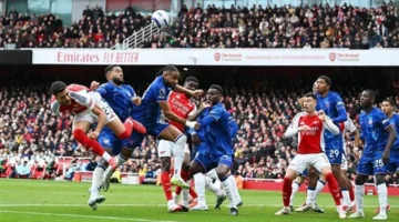 الدوري الإنجليزي يبرز مواجهة أرسنال وتشيلسي وتأثيرها على ترتيب القمة